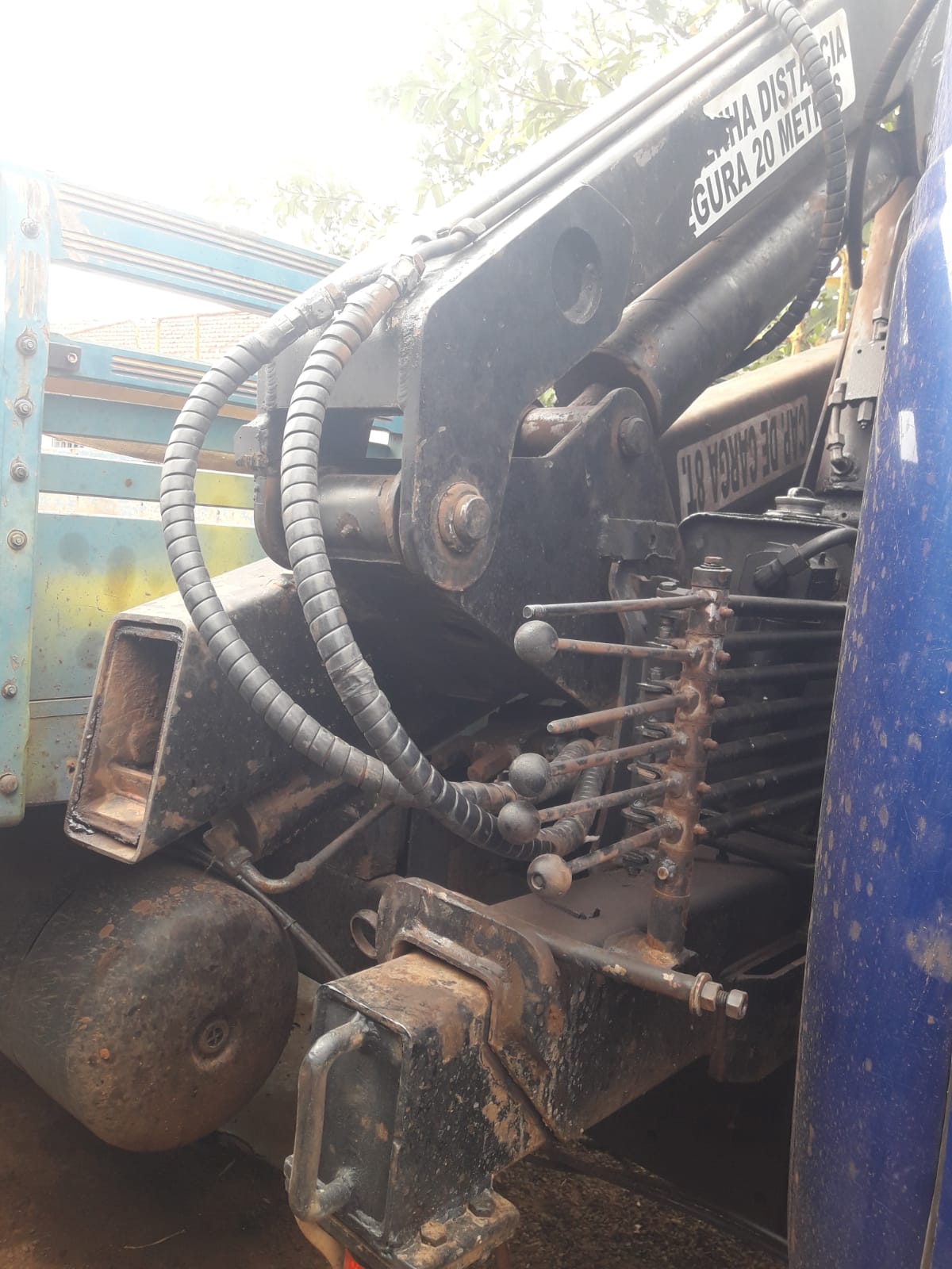 Guindaste veicular LIFT 6.500 ano 2003